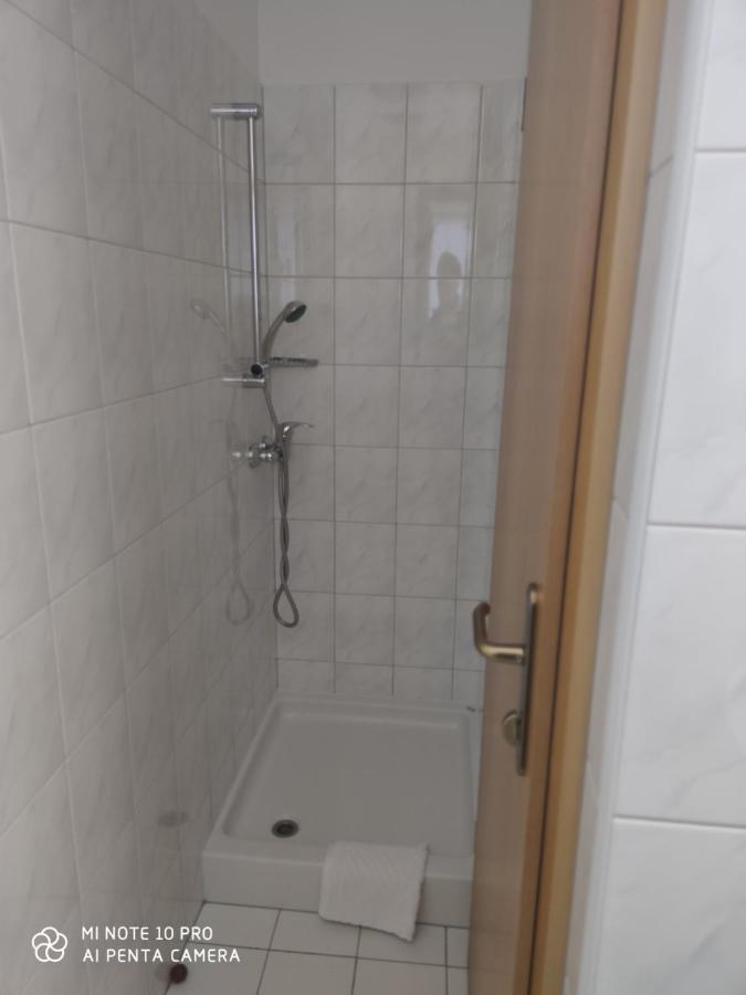 Guest House Gostisce Gacnk V Logu سيركنو المظهر الخارجي الصورة