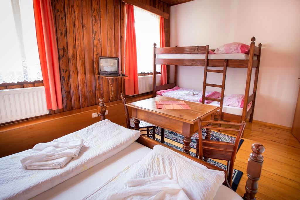 Guest House Gostisce Gacnk V Logu سيركنو الغرفة الصورة