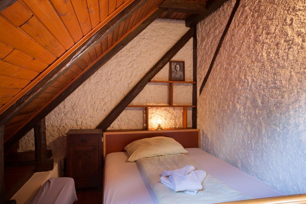 Guest House Gostisce Gacnk V Logu سيركنو الغرفة الصورة
