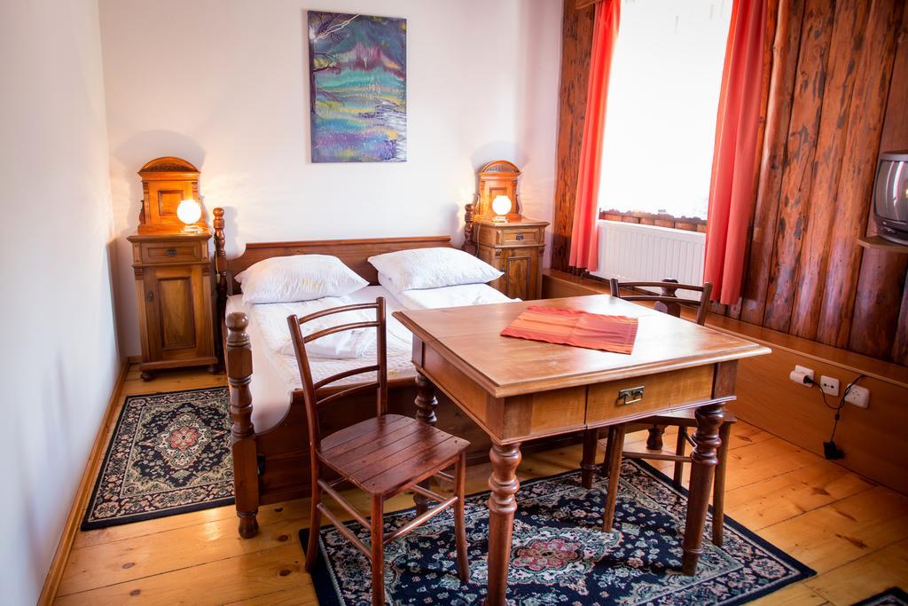 Guest House Gostisce Gacnk V Logu سيركنو المظهر الخارجي الصورة